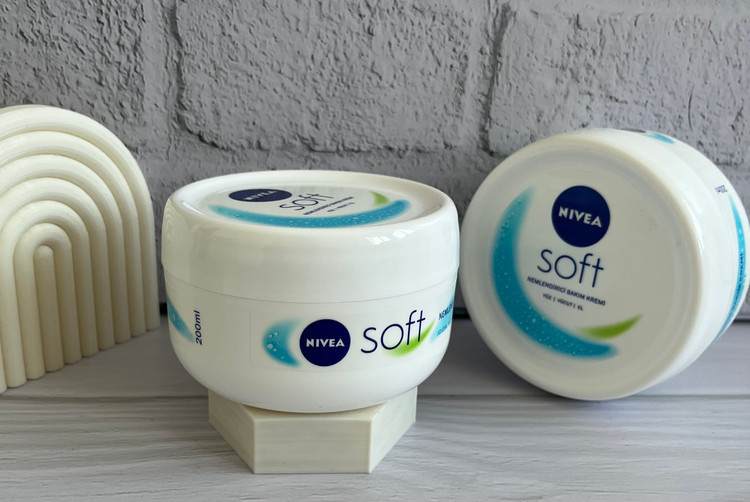 کرم مرطوب کننده ننییییوووااا 200میل